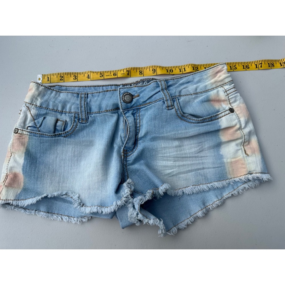 Hot Kiss Cici Short Light Wash Tie Dye Denim Cut‎ Off Shorts Size 6 HS2387BA1CR